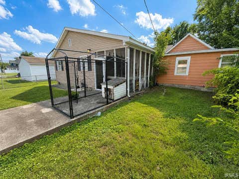 Tiny photo for 1010 N Bell Street, Kokomo, IN 46901 (MLS # 202632428)