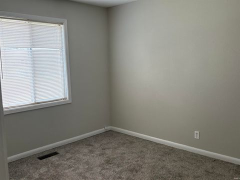 Tiny photo for 1010 N Lincoln Street, Peru, IN 46970 (MLS # 202543761)