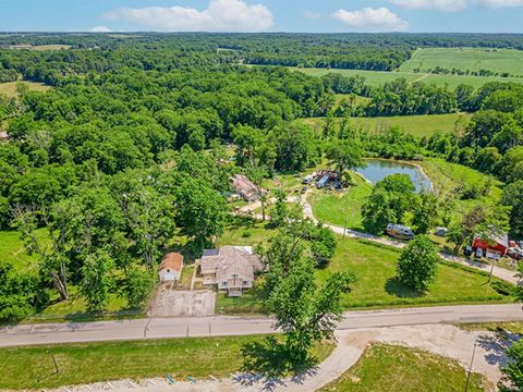 Tiny photo for 572 W County Rd. 150 S., Petersburg, IN 47567 (MLS # 202609081)