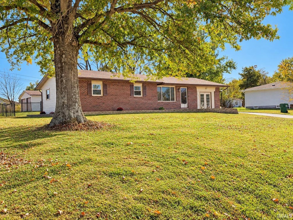 Photo of 3721 S Gillham Drive, Bloomington, IN 47403 (MLS # 202644037)