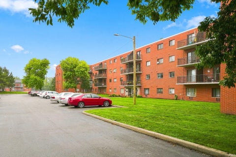 Tiny photo for 2927 Westbrook Drive #B-315, Fort Wayne, IN 46805 (MLS # 202633586)