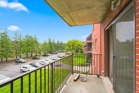 Tiny photo for 2927 Westbrook Drive #B-315, Fort Wayne, IN 46805 (MLS # 202633586)