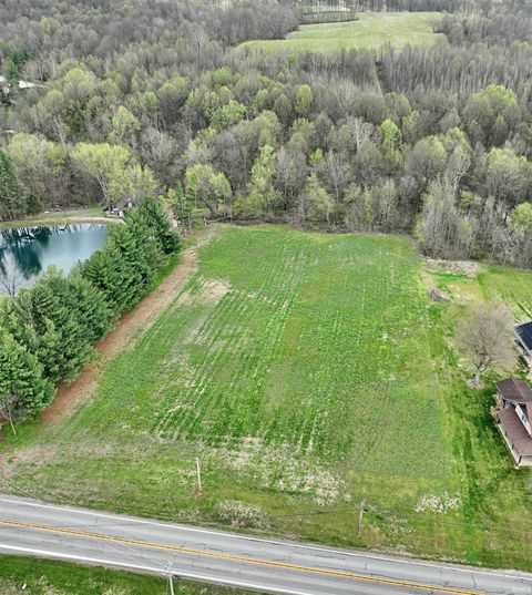 Photo of State Road 164, Jasper, IN 47546 (MLS # 202611332)