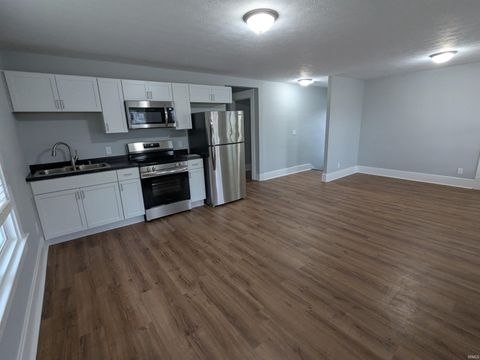 Tiny photo for 300 E Taylor Street, Kokomo, IN 46901 (MLS # 202519651)