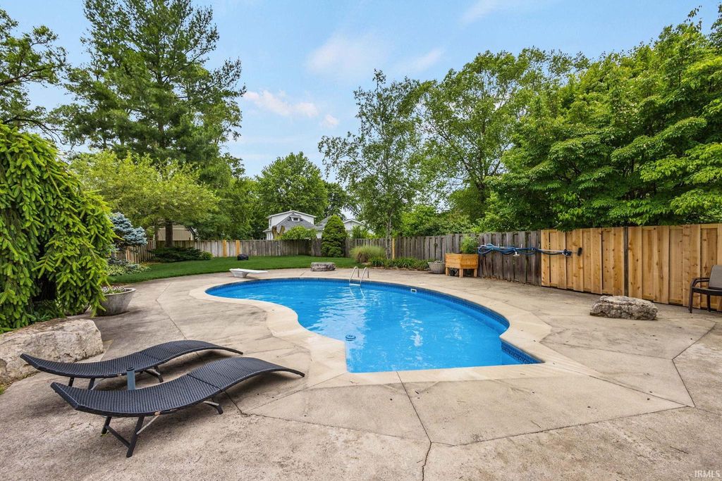 Photo of 167 Manor Avenue, Elkhart, IN 46516 (MLS # 202624272)