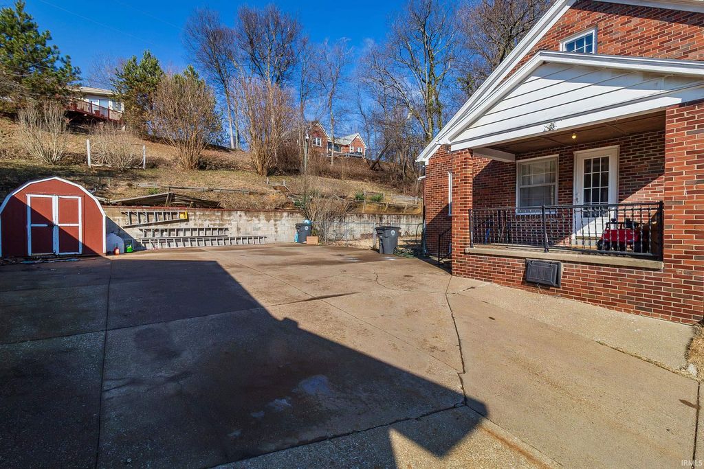 Photo of 1814 Buchanan Road, Evansville, IN 47720 (MLS # 202606254)