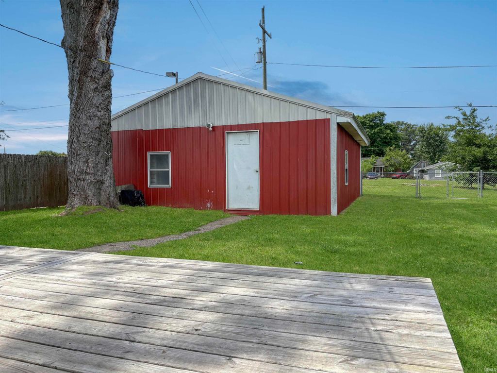 Photo of 1805 Broadway Street, Vincennes, IN 47591 (MLS # 202620517)