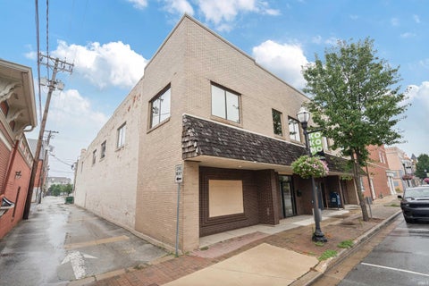 Tiny photo for 210 W Walnut St, Kokomo, IN 46901 (MLS # 202634803)