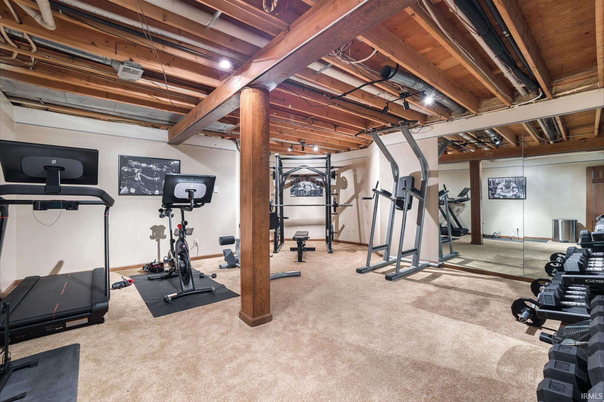 Elkhart, Indiana 46517, United States, 4 Bedrooms Bedrooms, ,5 BathroomsBathrooms,Residential,Pending,187620