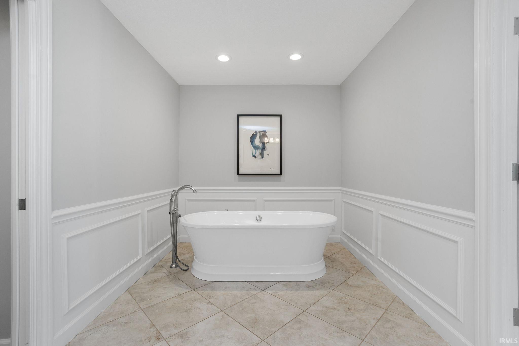 Elkhart, Indiana 46517, United States, 4 Bedrooms Bedrooms, ,5 BathroomsBathrooms,Residential,Pending,187620