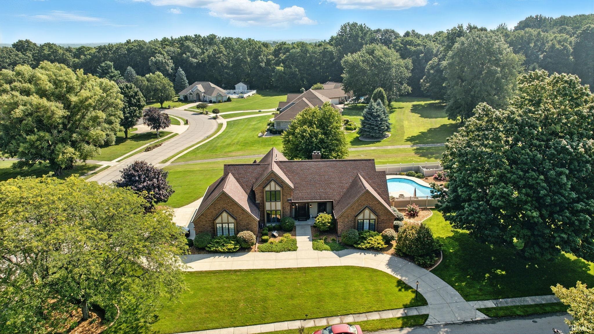 Elkhart, Indiana 46517, United States, 4 Bedrooms Bedrooms, ,5 BathroomsBathrooms,Residential,Pending,187620