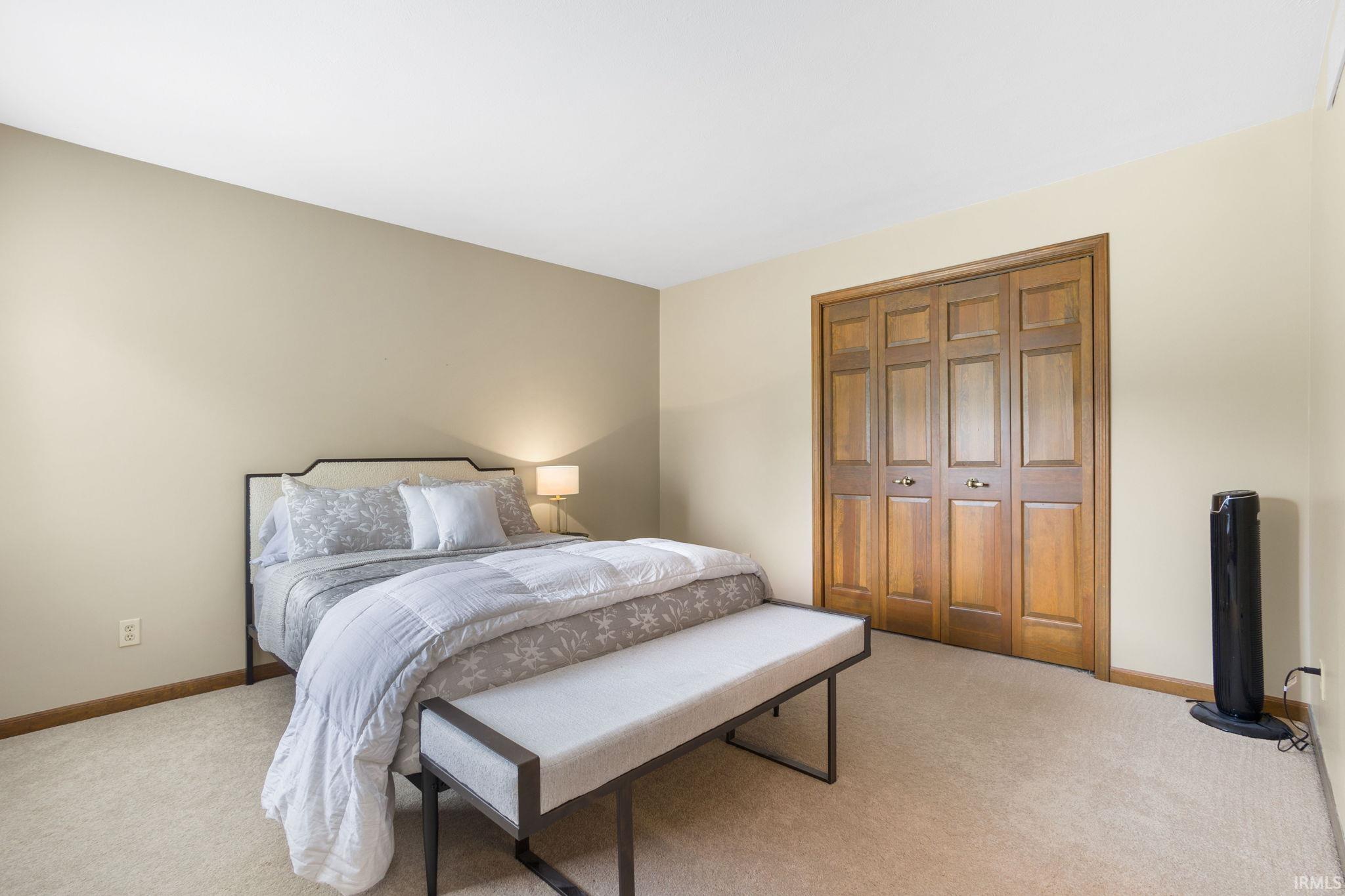 Elkhart, Indiana 46517, United States, 4 Bedrooms Bedrooms, ,5 BathroomsBathrooms,Residential,Pending,187620