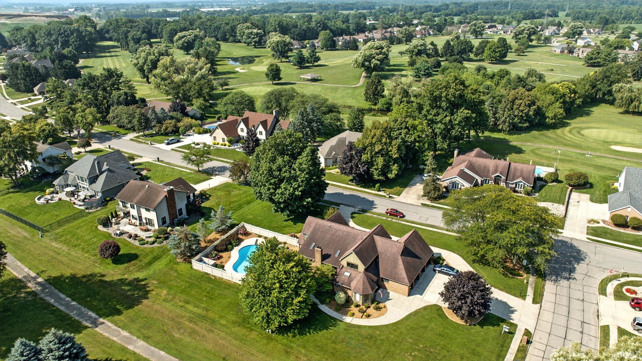 Elkhart, Indiana 46517, United States, 4 Bedrooms Bedrooms, ,5 BathroomsBathrooms,Residential,Pending,187620