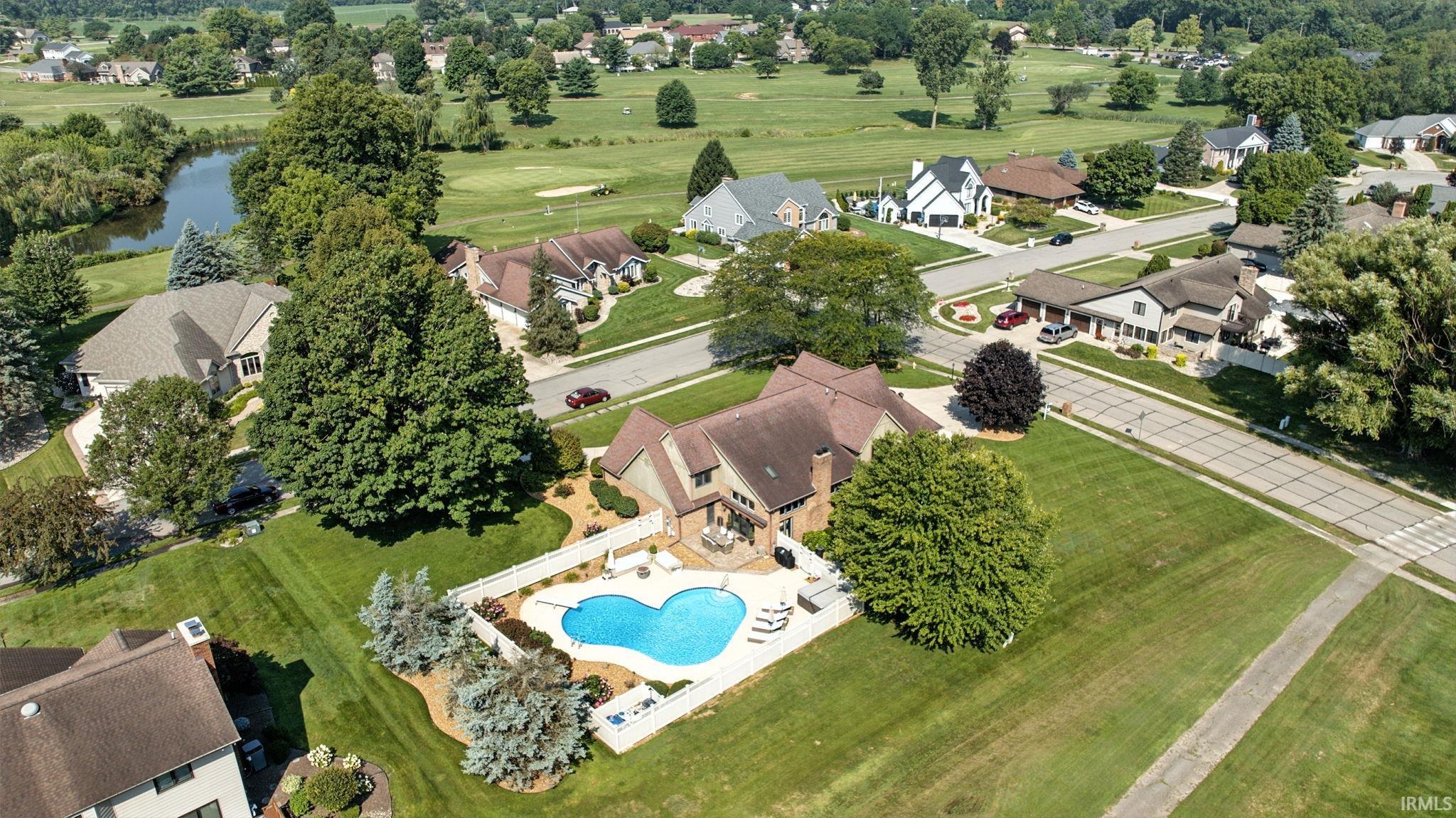 Elkhart, Indiana 46517, United States, 4 Bedrooms Bedrooms, ,5 BathroomsBathrooms,Residential,Pending,187620