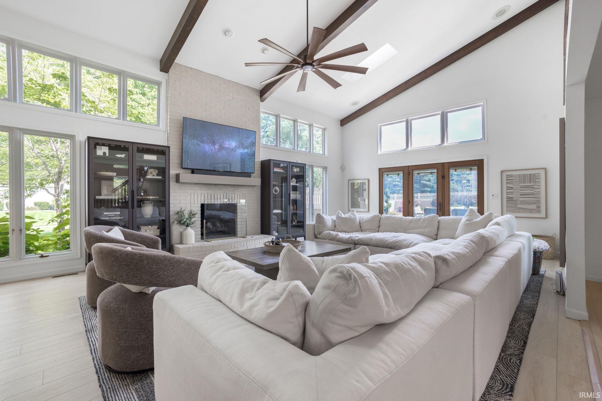 Elkhart, Indiana 46517, United States, 4 Bedrooms Bedrooms, ,5 BathroomsBathrooms,Residential,Pending,187620