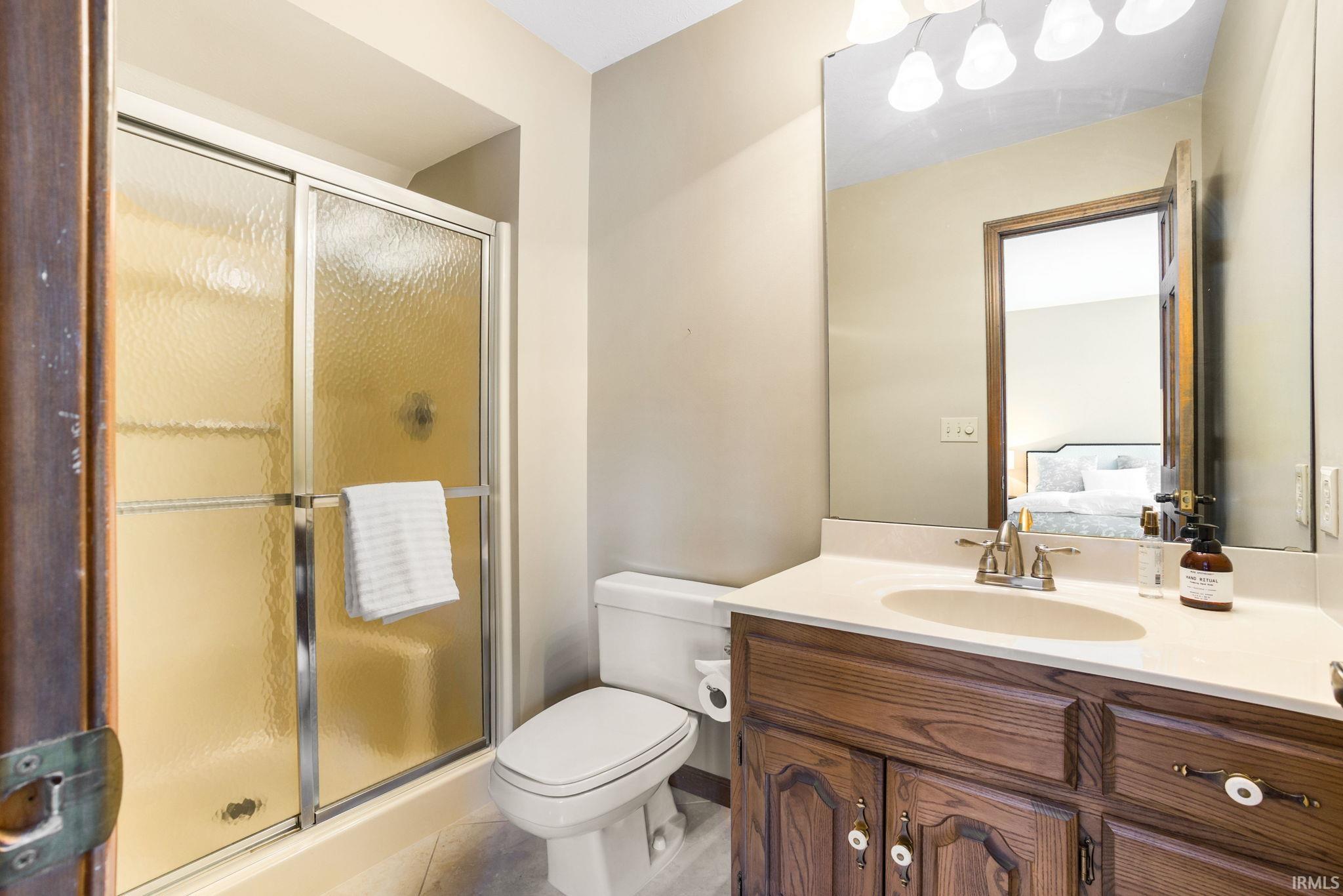 Elkhart, Indiana 46517, United States, 4 Bedrooms Bedrooms, ,5 BathroomsBathrooms,Residential,Pending,187620