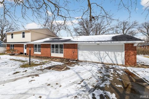 Photo of 10450 Appletree Lane, Osceola, IN 46561 (MLS # 202606207)