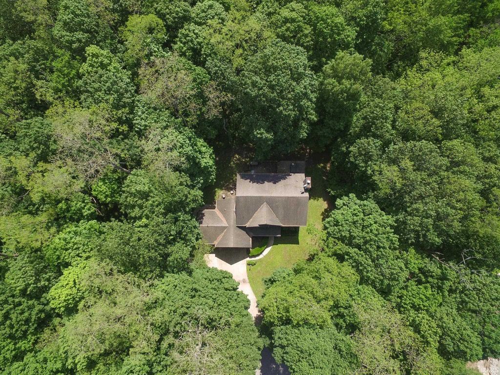Photo of 12 Hunters Ridge, Lafayette, IN 47905 (MLS # 202619797)