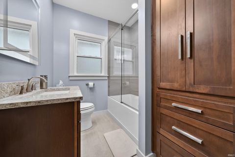 Tiny photo for 2537 E Broadway, Logansport, IN 46947 (MLS # 202615431)
