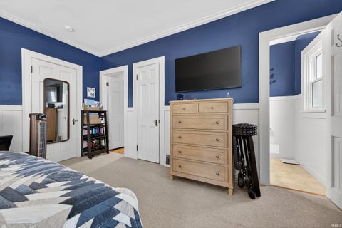 Tiny photo for 2537 E Broadway, Logansport, IN 46947 (MLS # 202615431)