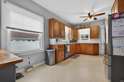 Tiny photo for 2537 E Broadway, Logansport, IN 46947 (MLS # 202615431)