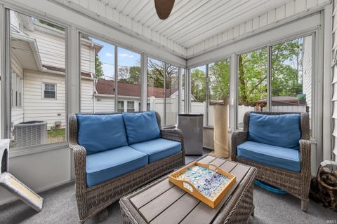 Tiny photo for 2537 E Broadway, Logansport, IN 46947 (MLS # 202615431)