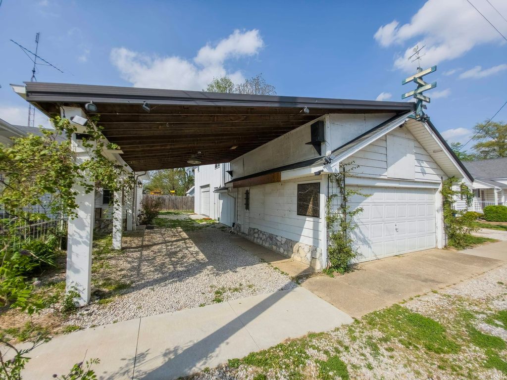 Photo of 107 S 6th Street, St. Francisville, IL 62460 (MLS # 202613175)