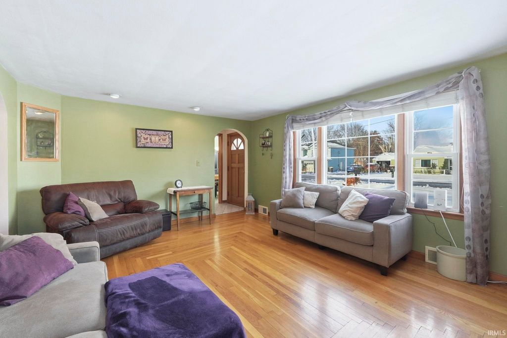 Photo of 1516 Farwood Avenue, Fort Wayne, IN 46816 (MLS # 202547820)