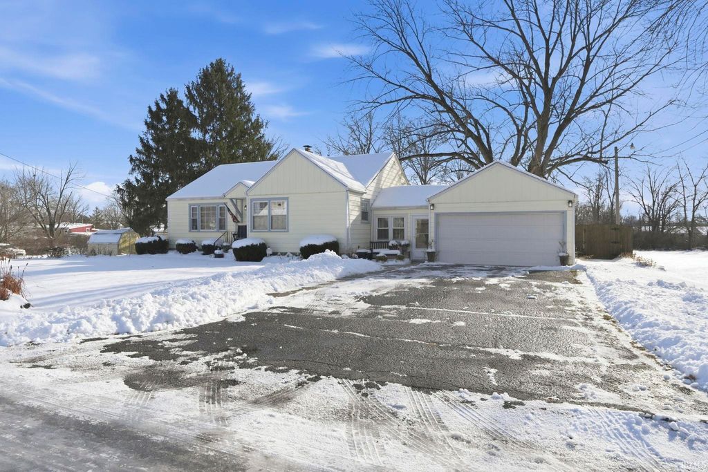 Photo of 1516 Farwood Avenue, Fort Wayne, IN 46816 (MLS # 202547820)
