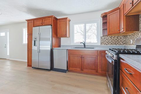 Tiny photo for 1132 Manchester Drive, South Bend, IN 46615 (MLS # 202604439)