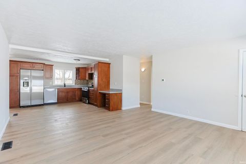 Tiny photo for 1132 Manchester Drive, South Bend, IN 46615 (MLS # 202604439)