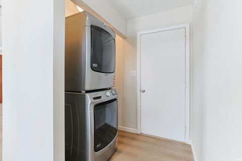 Tiny photo for 1132 Manchester Drive, South Bend, IN 46615 (MLS # 202604439)