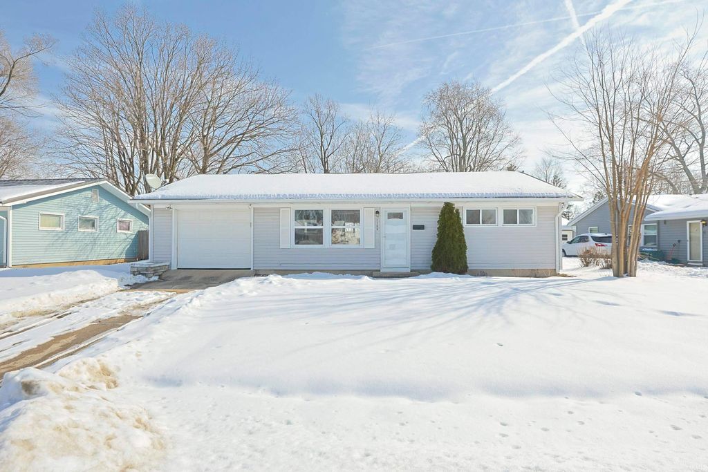 Photo of 1132 Manchester Drive, South Bend, IN 46615 (MLS # 202604439)