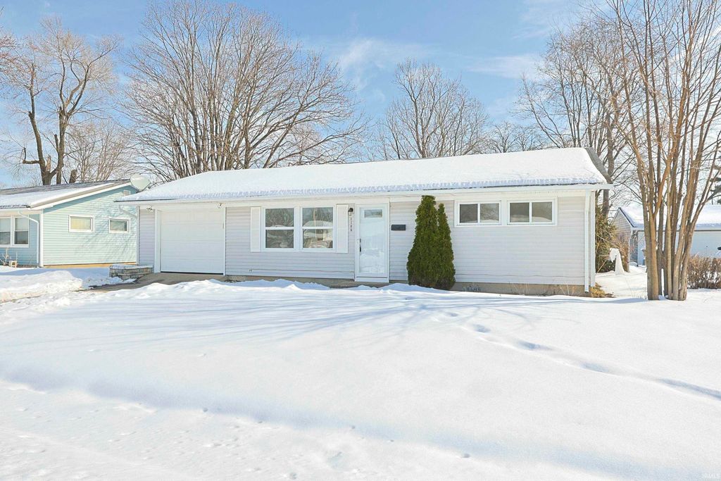 Photo of 1132 Manchester Drive, South Bend, IN 46615 (MLS # 202604439)