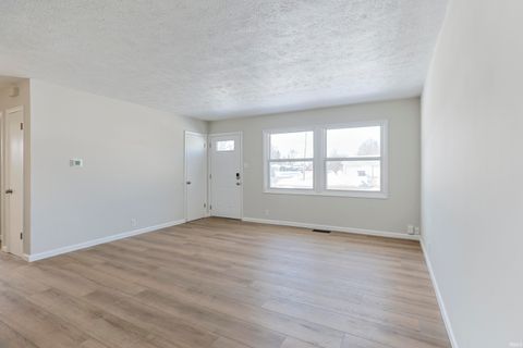 Tiny photo for 1132 Manchester Drive, South Bend, IN 46615 (MLS # 202604439)