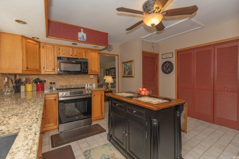 Tiny photo for 1324 Rosemarie Avenue, Evansville, IN 47715 (MLS # 202642101)