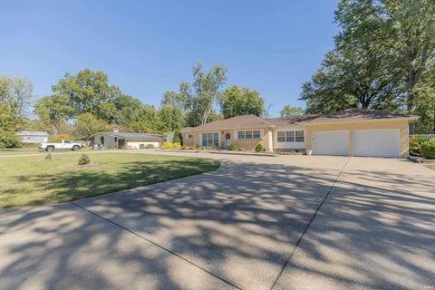 Tiny photo for 1324 Rosemarie Avenue, Evansville, IN 47715 (MLS # 202642101)