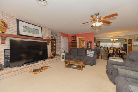 Tiny photo for 1324 Rosemarie Avenue, Evansville, IN 47715 (MLS # 202642101)