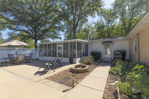 Tiny photo for 1324 Rosemarie Avenue, Evansville, IN 47715 (MLS # 202642101)