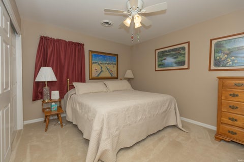 Tiny photo for 1324 Rosemarie Avenue, Evansville, IN 47715 (MLS # 202642101)