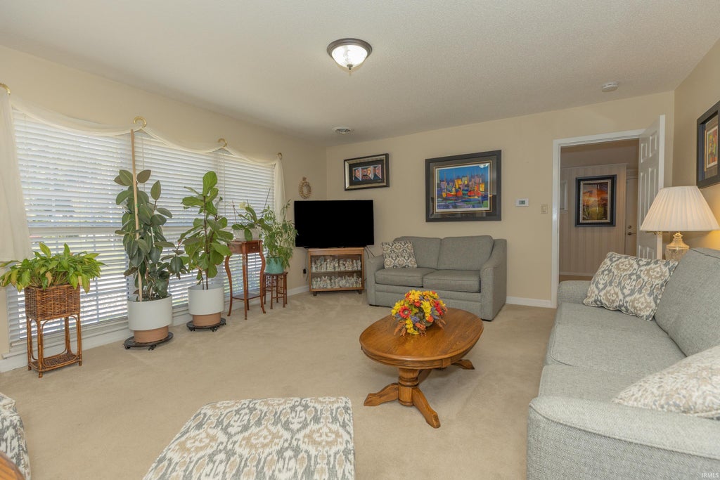 Photo of 1324 Rosemarie Avenue, Evansville, IN 47715 (MLS # 202642101)