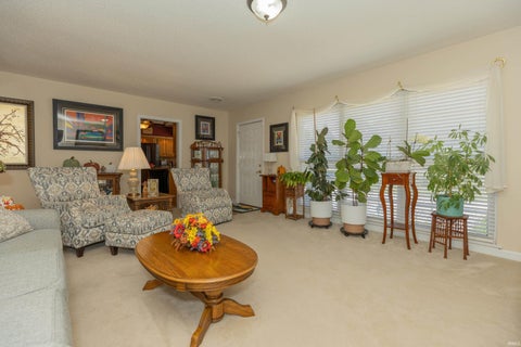 Tiny photo for 1324 Rosemarie Avenue, Evansville, IN 47715 (MLS # 202642101)