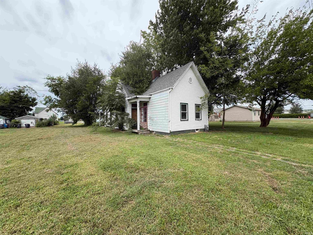 Photo of 713 S Governor Street, Evansville, IN 47713 (MLS # 202637451)