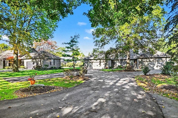 1309 E ERSKINE MANOR HILL DRIVE, SOUTH BEND, IN 46614 - Image aeeb513c1d5f52e8190d76d3b4dc32e8/1066414904
