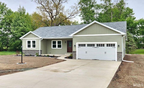 Tiny photo for 11102 N Dogleg Dr E Dr, Syracuse, IN 46567 (MLS # 202604148)