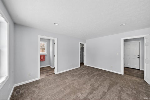 Tiny photo for 11102 N Dogleg Dr E Dr, Syracuse, IN 46567 (MLS # 202604148)