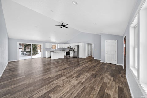 Tiny photo for 11102 N Dogleg Dr E Dr, Syracuse, IN 46567 (MLS # 202604148)