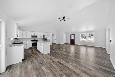 Tiny photo for 11102 N Dogleg Dr E Dr, Syracuse, IN 46567 (MLS # 202604148)