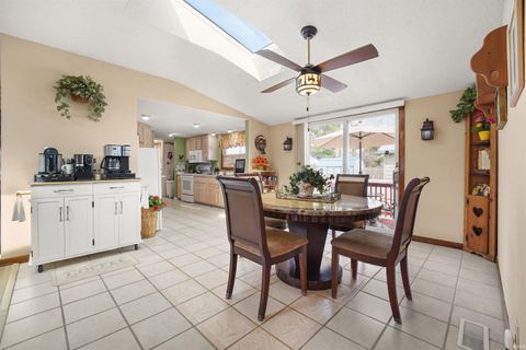 Tiny photo for 720 E Christian Street, Princeton, IN 47670 (MLS # 202612611)