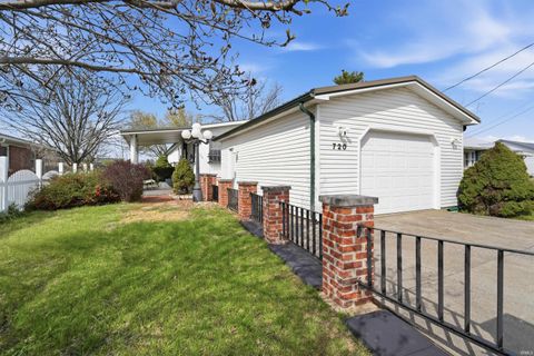 Photo of 720 E Christian Street, Princeton, IN 47670 (MLS # 202612611)